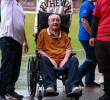 El profe Luis Fernando Montoya es un símbolo de lucha y amor por la vida. FOTO MANUEL SALDARRIAGA