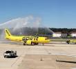 Viajeros afectados por el cierre de Spirit Airlines tuvieron que comprar nuevos tiquetes y pasar largas horas en aeropuertos tras la cancelación masiva de vuelos. FOTO: AFP.