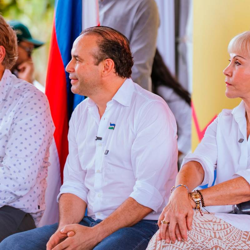 El presidente de la Federación Colombiana de Fútbol, Ramón Jesurúm, estuvo en el acto inaugural con el alcalde de Cali, Alejandro Éder y la gobernadora del Valle del Cauca, Dilian Francisca Toro. Foto: Cortesía FCF 
