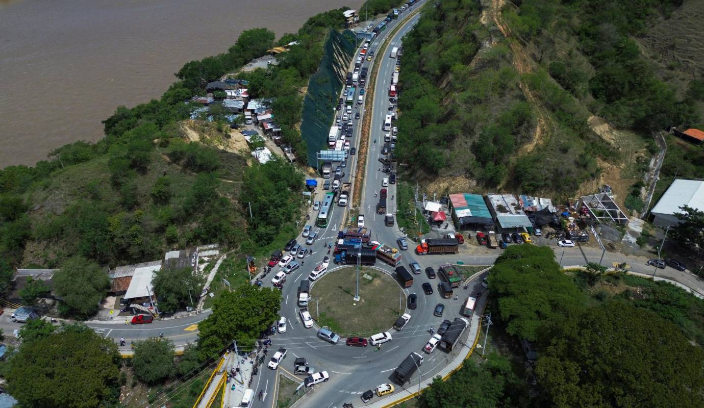 La Gobernación y la concesión Devimar, anticiparon que en el corto plazo se iniciarán estudios para evaluar si se instala un puente militar que permita restablecer el paso. Foto: Manuel Saldarriaga Quintero.