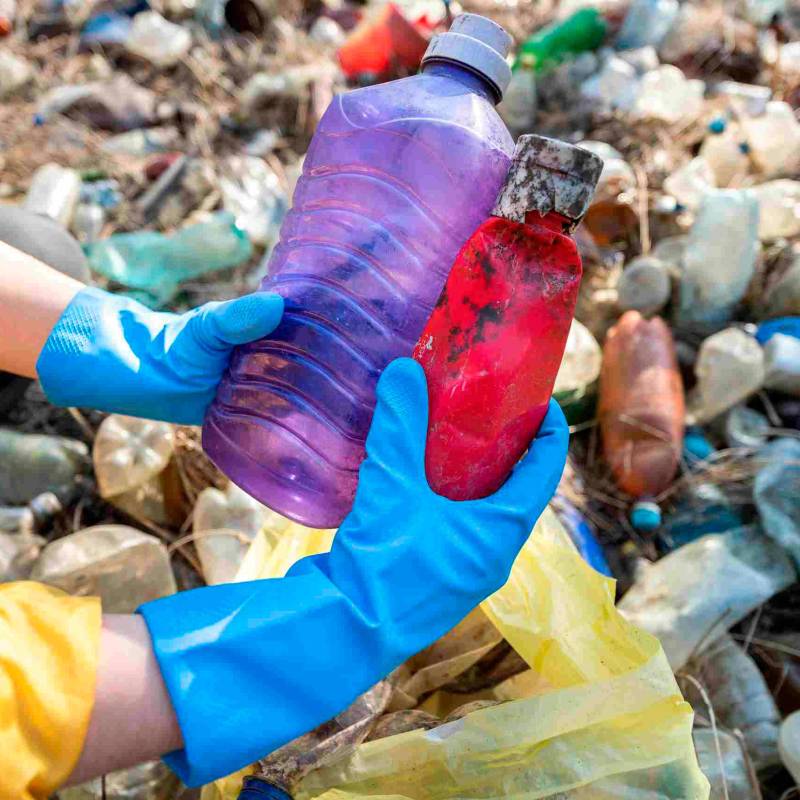 El nuevo esquema busca incentivar el reciclaje y el aprovechamiento de residuos plásticos en Colombia. FOTO: FREEPIK