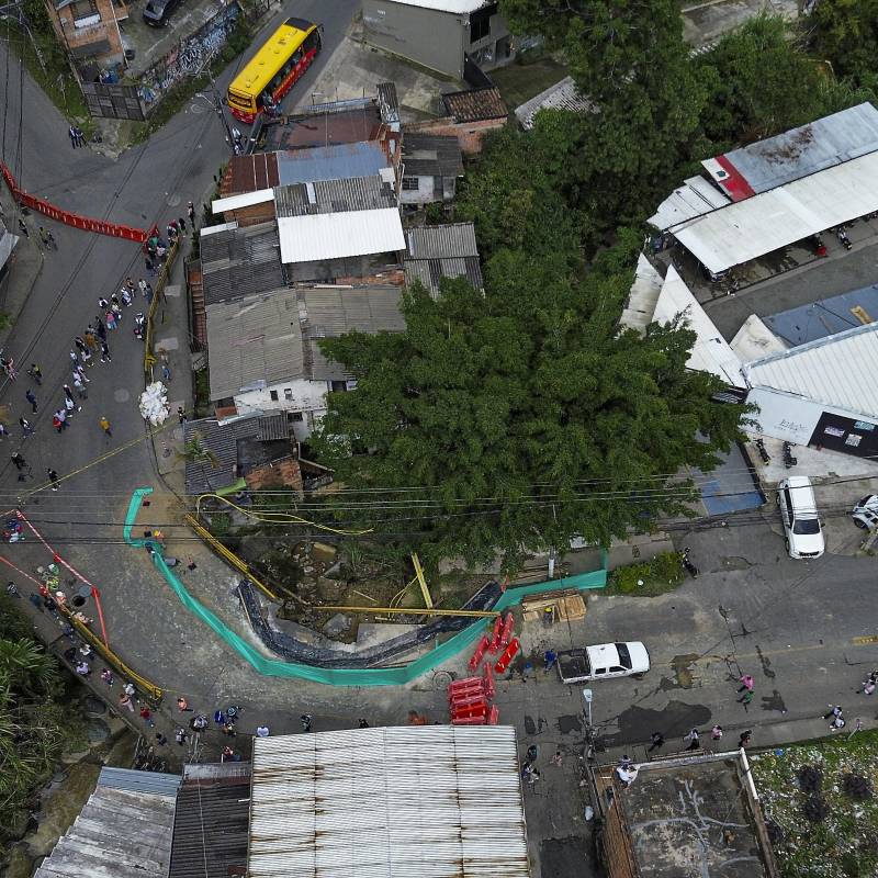 Puente sobre la quebrada la Limoná, ubicado entre Itagüí y el corregimiento de San Antonio de Prado, Medellín. FOTO: Manuel Saldarriaga Quintero.