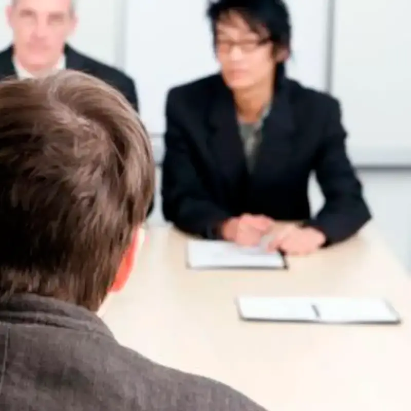 Harvard recomienda proyectar ambición y conocer bien la empresa para tener éxito en la entrevista. FOTO: GETTY