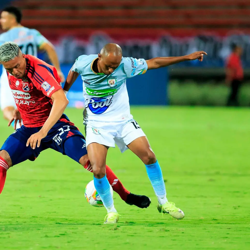 El defensor del Medellín Daniel Londoño y una tarea pendiente en la Copa Betplay. FOTO CAMILO SUÁREZ
