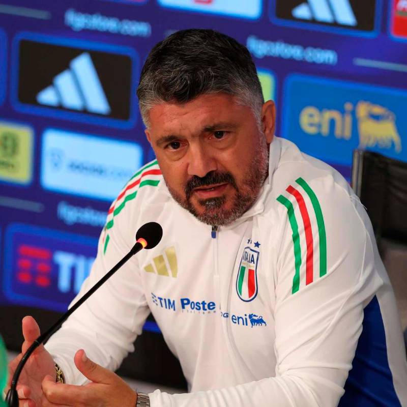 El exmundialista Gennaro Gattuso tiene en sus manos un duro reto, dirigir a Italia en la fase de repechaje para buscar el cupo al Mundial tras 12 años de ausencia en la cita máxima del fútbol internacional. FOTO TOMADA X@calciomercatoit