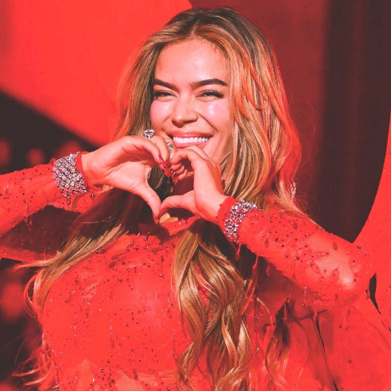 Karol G es hoy una de las figuras musicales más representativas del país. Su conexión con lo local y su empoderamiento femenino han atraído a millones de turistas. Foto: Getty images