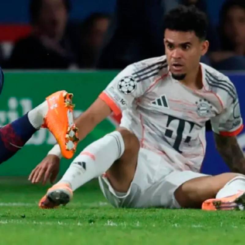 Luis Díaz y Achraf Hakimi tras la polémica acción que terminó en la expulsión del colombiano en la Champions. FOTO AFP