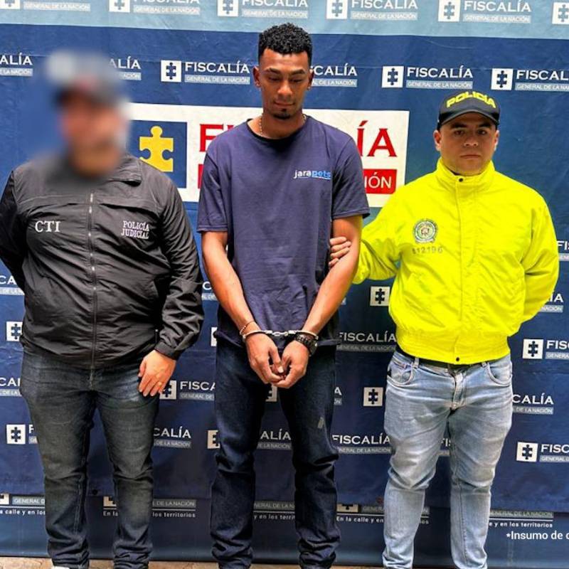 Este es Kevin Andrés Sarmiento Garcés, quien era la pareja sentimental del estilista, un hombre de 55 años, al que habría asesinado al interior de su vivienda. FOTO: Cortesía Fiscalía General de la Nación.