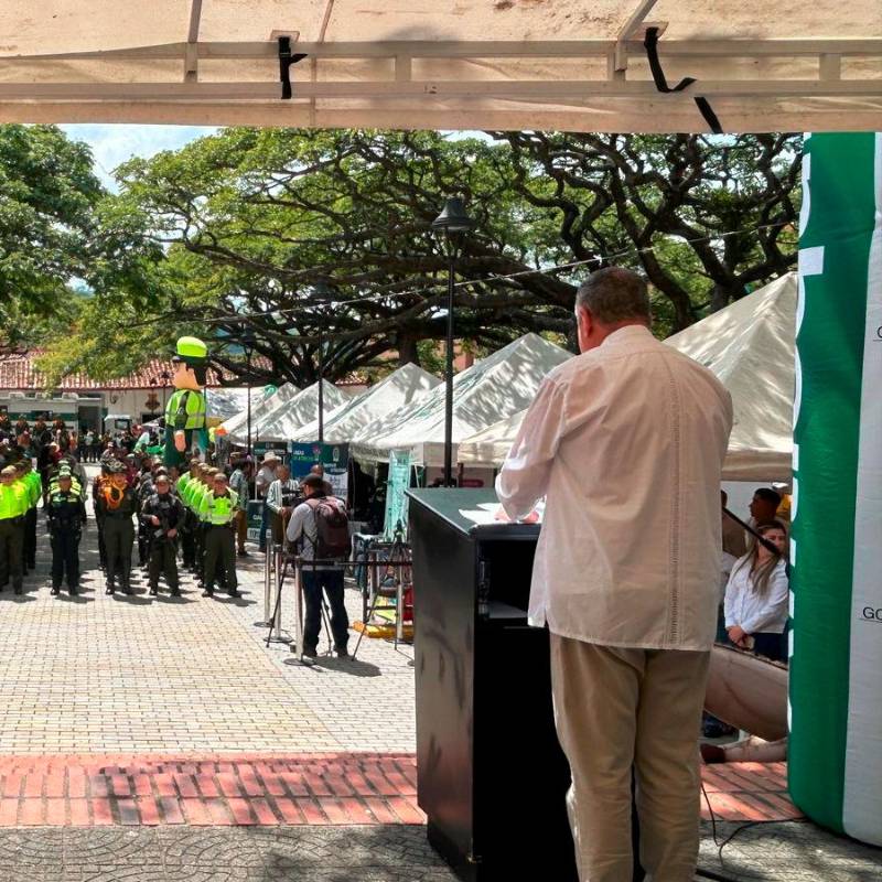 El acto de presentación de estos uniformados se realizó en el parque de Ciudad Bolívar, donde se anunció cómo iba a funcionar esta estrategia de seguridad en esta subregión. FOTO: CORTESÍA POLICÍA ANTIOQUIA