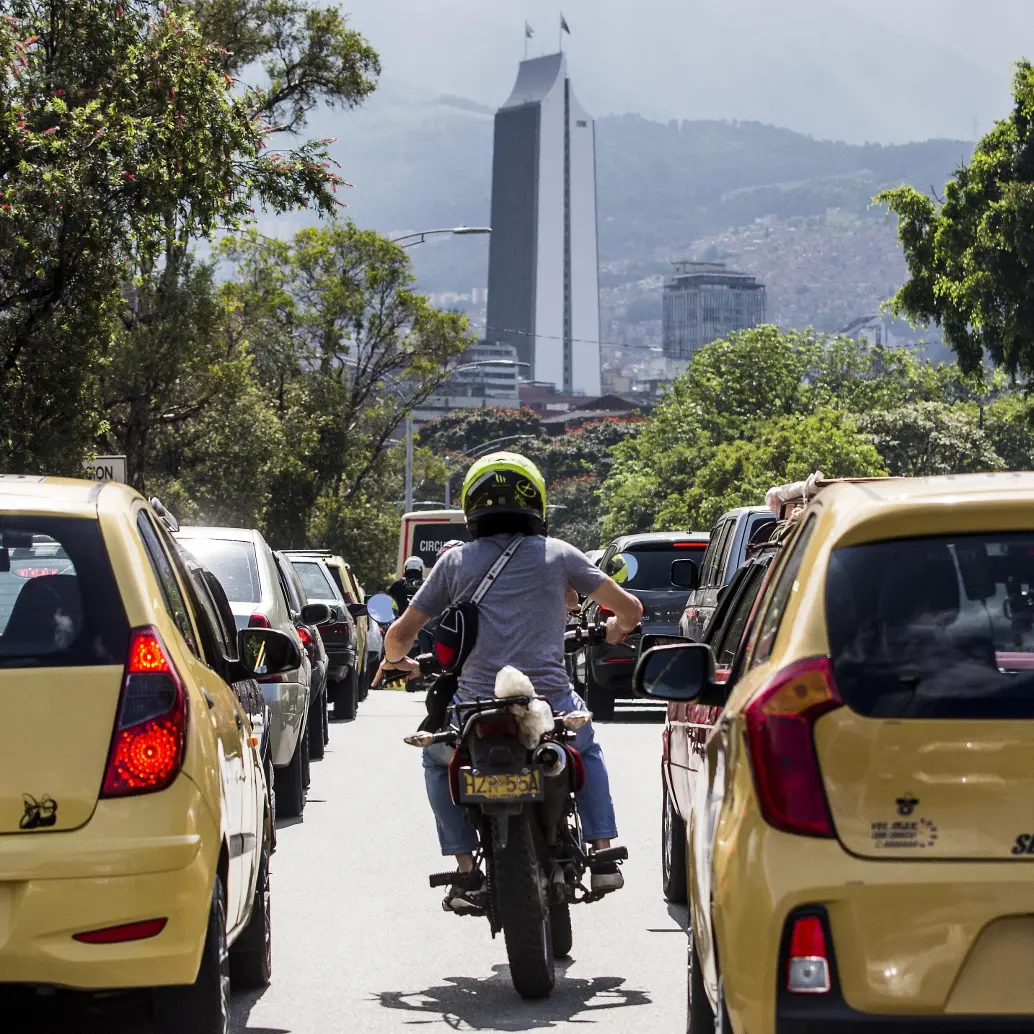 Los infractores de la medida pueden exponerse a multas o hasta la inmovilización de sus vehículos. FOTO: Julio César Herrera Echeverri