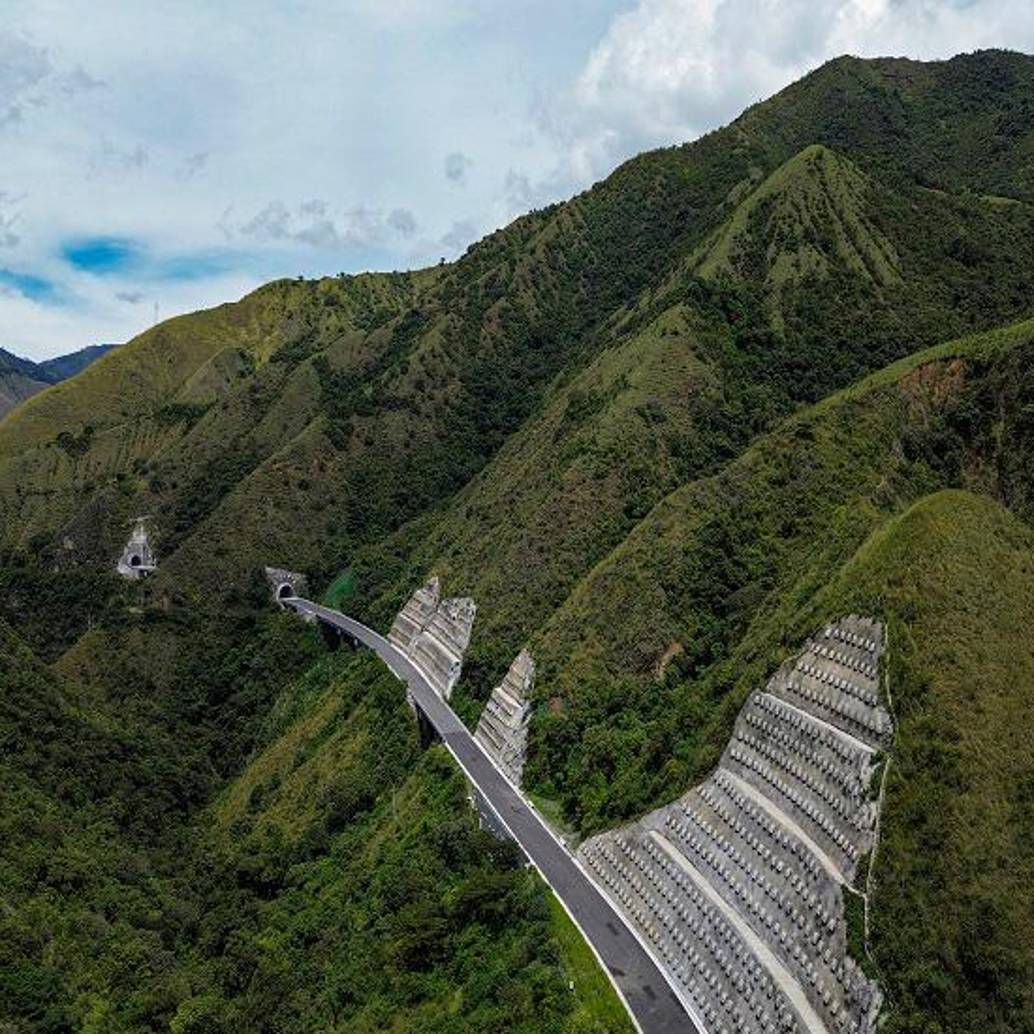 Se está consolidando una operación vial más segura y eficiente con tecnologías como monitoreo en tiempo real en túneles y peajes electrónicos interoperables._FOTO <b>Manuel saldarriaga</b>