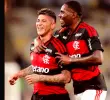 El colombiano Jorge Carrascal sonríe en la celebración de su gol, con Flamengo ante el Vasco Da Gama. FOTO: Tomada de X@Flamengo