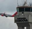 El Aeropuerto José María Córdova, pensado con una capacidad de 11 millones de pasajeros al año, umbral que se esperaba no se superara por lo menos hasta 2034, en 2022 ya se quedó estrecho con 13,5 millones de pasajeros. Foto: Manuel Saldarriaga Quintero.