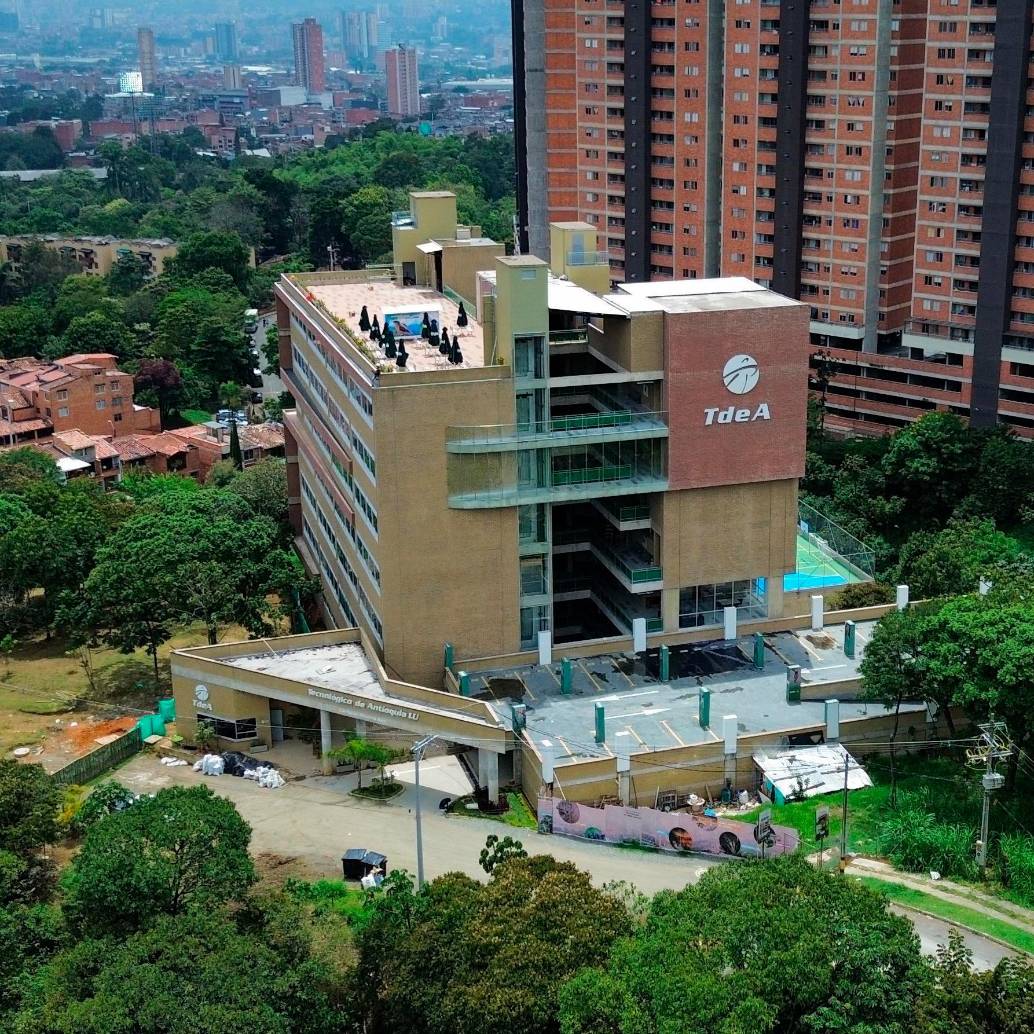 Esta es la edificación del Tecnológico de Antioquia en Itagüí, un proyecto educativo que se comenzó a financiar desde 2019 y el cual el presidente Gustavo Petro le atribuye a su gobierno. FOTO: Camilo Suárez