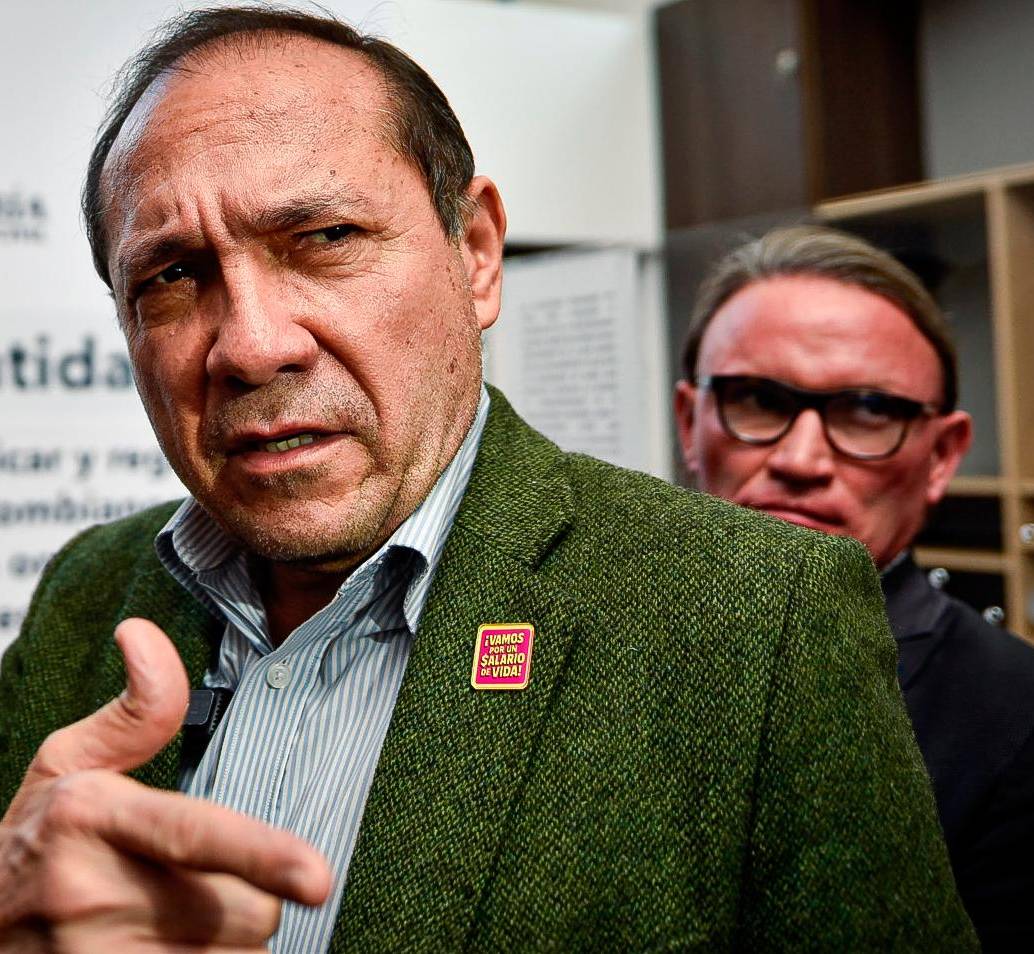 El ministro Antonio Sanguino planteó que miles de trabajadores acudan a tutelas para reclamar el traslado de sus ahorros pensionales. FOTO COLPRENSA.
