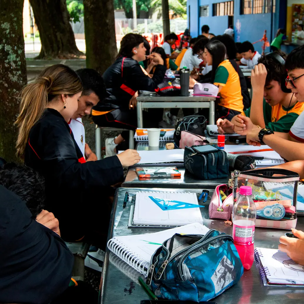 800 colegios han cerrado desde 2020 en el país. FOTO JULIO CÉSAR ECHEVERRI. 