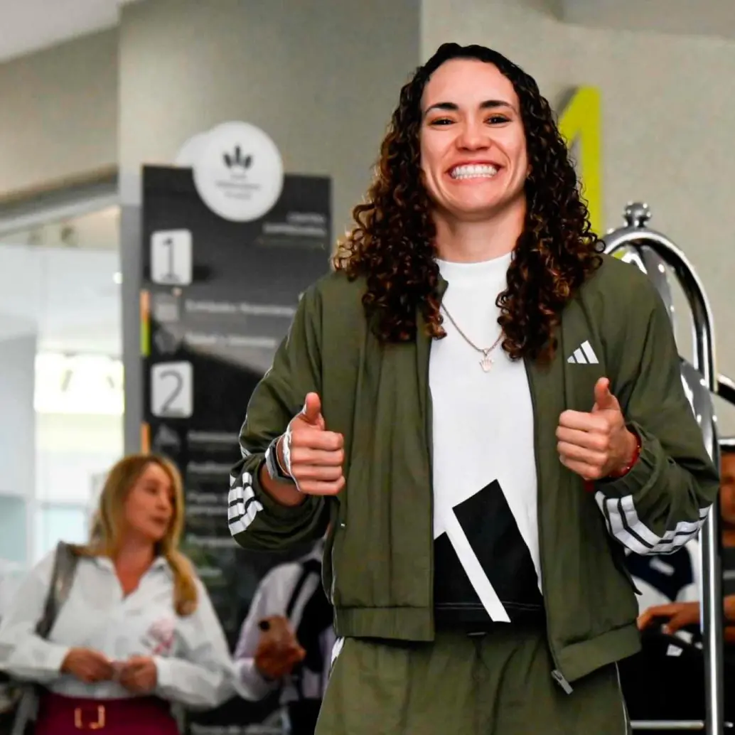 La arquera Kaherine Tapia quien fue la titular en la pasada Copa América ya está en Medellín trabajando con el grupo de jugadores al mando de Ángelo Marsiglia. FOTO CORTESÍA FCF