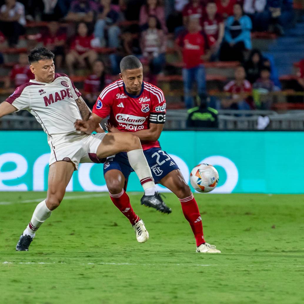El defensa central caleño Fainer Torijano era uno de los capitanes del Medellín. Duró poco más de un año en el cuadro rojo. FOTO: Juan Antonio Sánchez