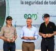 El alcalde de Medellín, Federico Gutiérrez (izquierda); el gobernador de Antioquia, Andrés Julián Rendón (centro) y el gerente de EPM, Jhon Maya Salazar durante un evento en Hidroituango en 2024. FOTO: CAMILO SUÁREZ ECHEVERRY