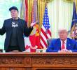 Donald Trump y Elon Musk siguen siendo amigos, dijeron; sin embargo, las pérdidas económicas y los ataques por sus decisiones al frente del Doge terminaron con las intenciones políticas del dueño de Tesla. FOTOs GETTY