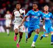 Los colombianos Willer Ditta (uniforme azul #4) y Jorge Carrascal, disputaron el Debi de las Américas entre Flamengo y Cruz Azul, fue ganado por el club brasileño, en Copa Intercontinental que se disputa en Catar. FOTO GETTY