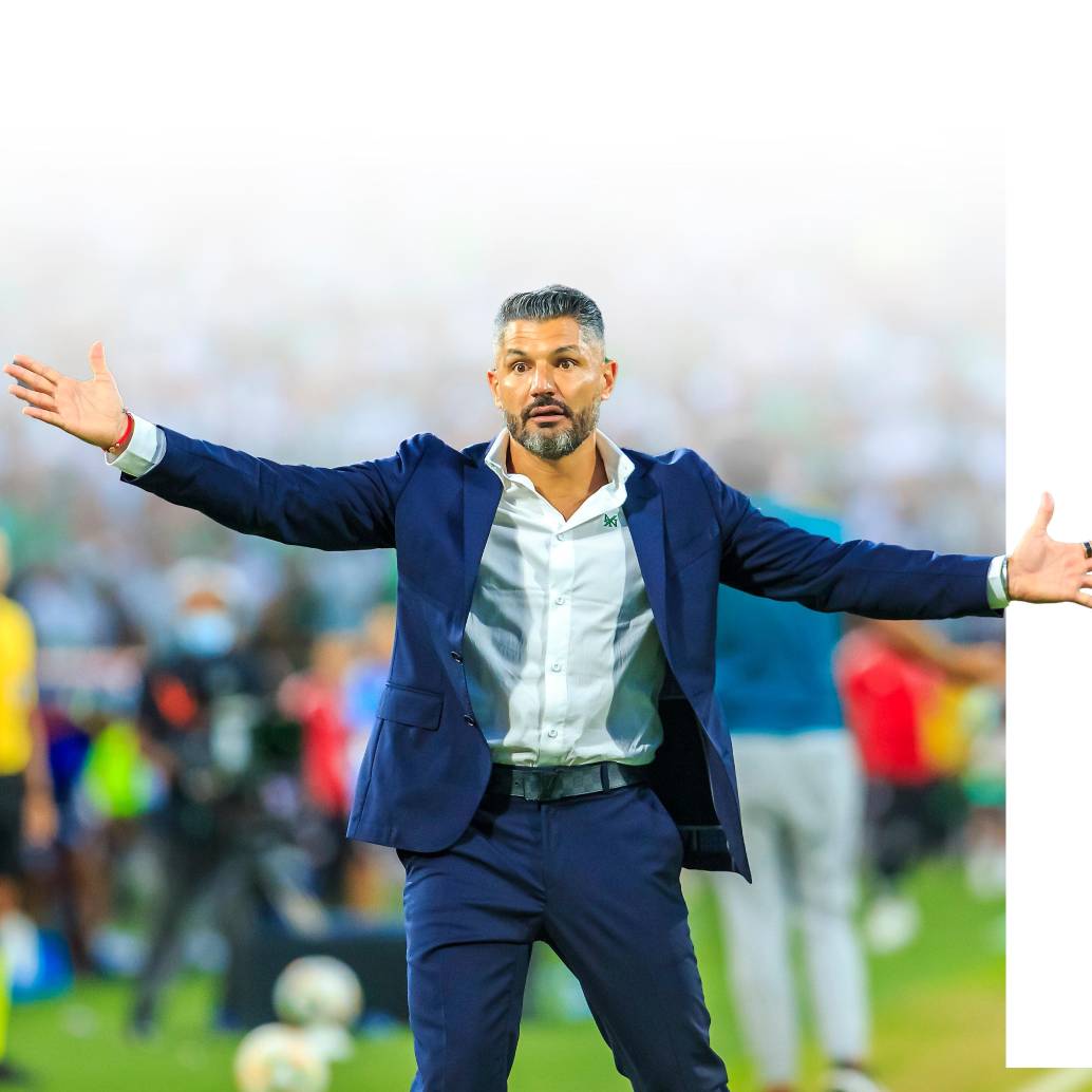 El argentino Javier Gandolfi lleva 48 partidos al frente de Atlético Nacional. En ellos, suma 23 victorias, 13 empates y 12 derrotas. Los verdes, por su nómina, tienen la presión de ser campeones. <span class="mln_uppercase_mln">FOTO</span><b><span class="mln_uppercase_mln"> Camilo Suárez</span></b>