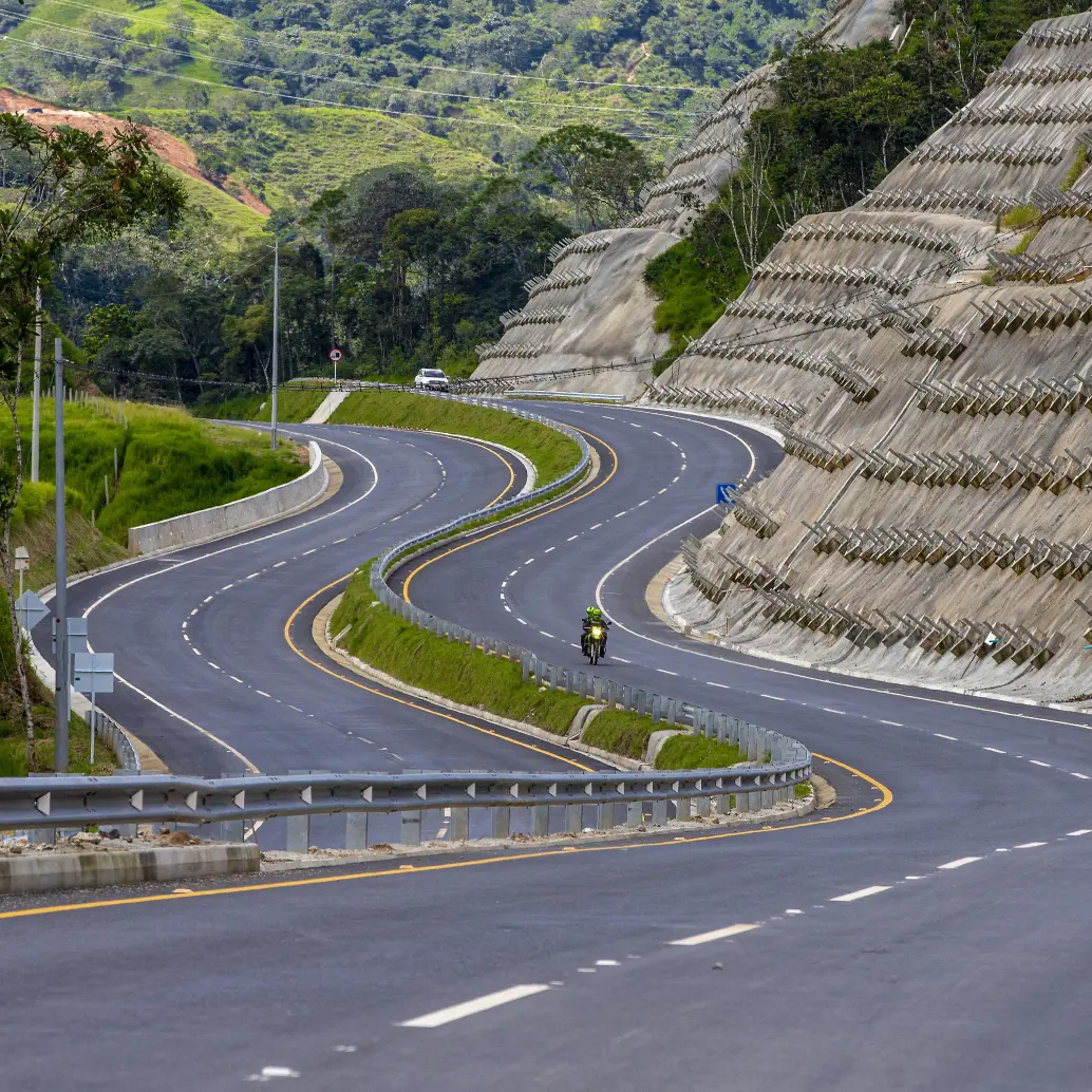 Las restricciones de liquidez se convierten en un riesgo directo para el cumplimiento de las vigencias futuras, en especial las que financian proyectos de infraestructura (imagen ilustrativa). Foto: Juan Antonio Sánchez 