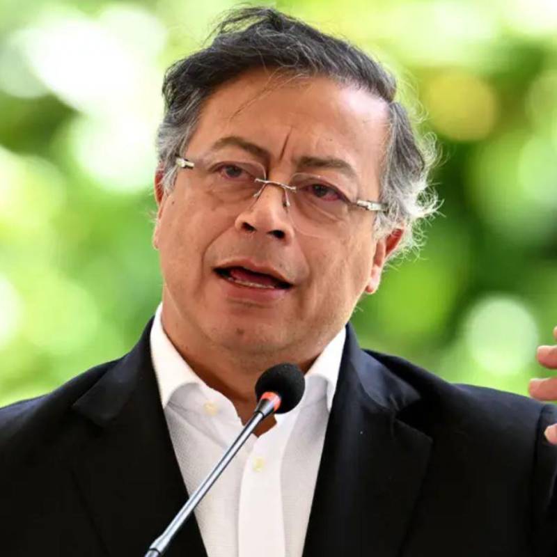 El presidente Gustavo Petro, a última hora, tuvo que buscar otra opción para poder salir del país, hasta que Aeroméxico aceptó transportarlo. Foto: AFP