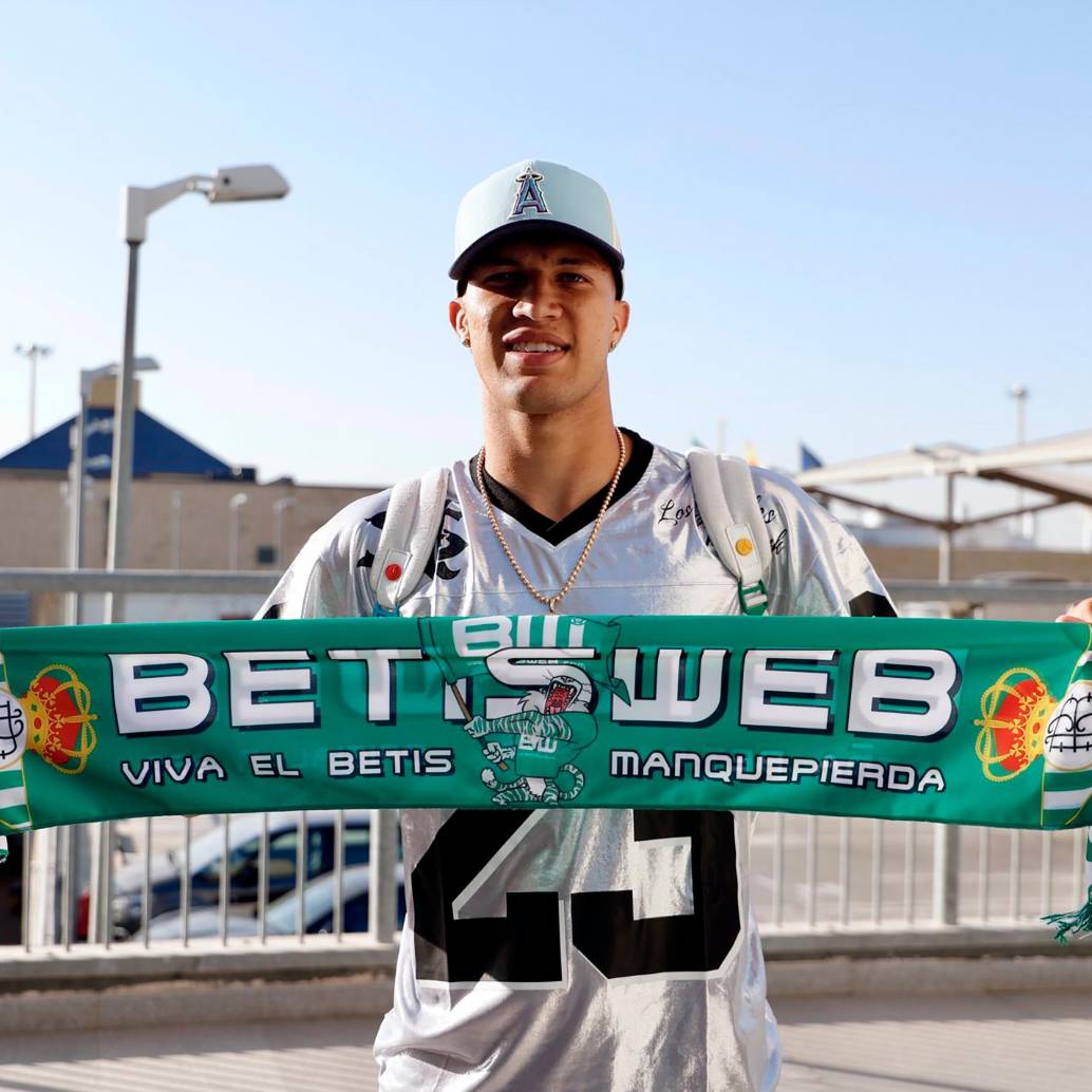 Nelson Deossa ha vestido la camiseta de seis equipos en su carrera. El club en el que más partidos disputó fue Atlético Nacional, con el que jugó 50 encuentros, anotó 6 goles y dio 4 asistencias. <span class="mln_uppercase_mln">FOTO</span> <b><span class="mln_uppercase_mln">Cortesía</span></b> 