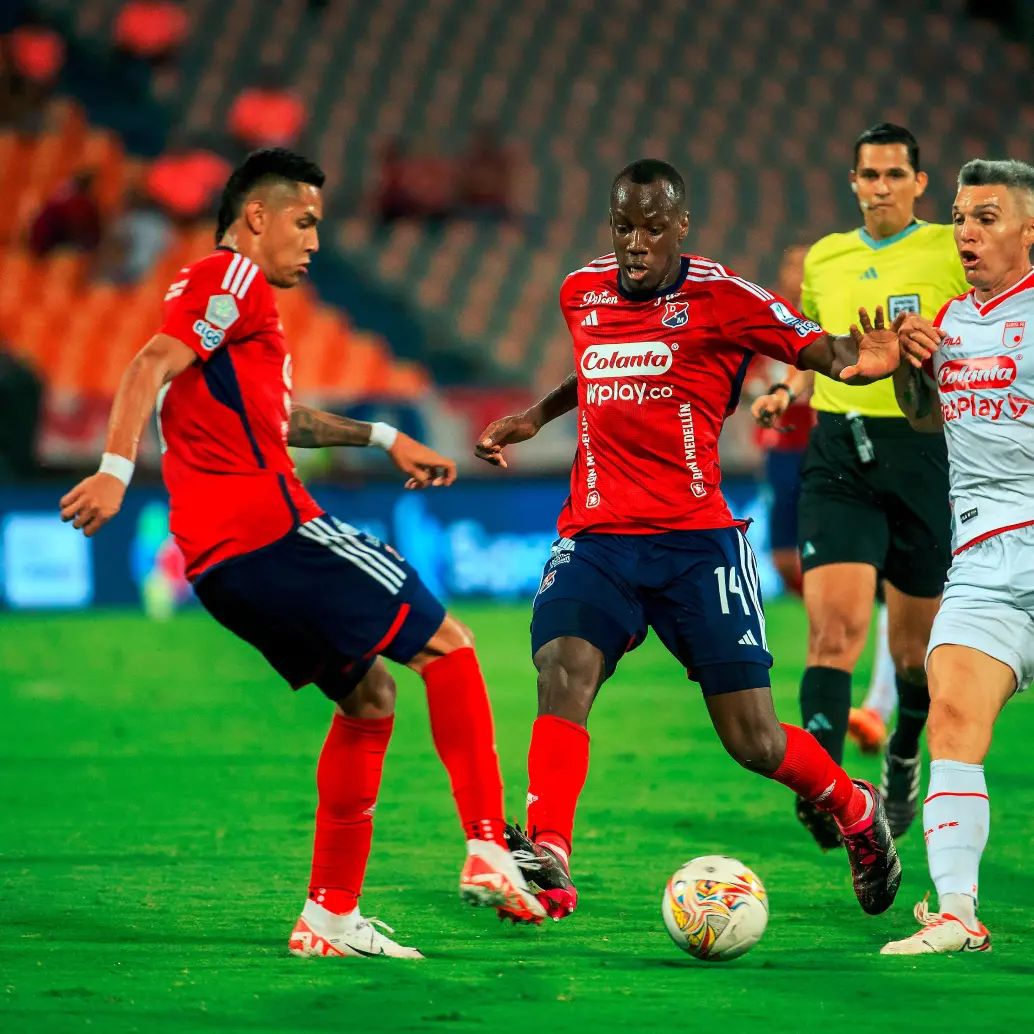 DIM visita a Santa Fe en la primera final de la Liga Betplay-1. FOTO CAMILO SUÁREZ