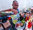 La quinta edición de A media caña, la feria de Comfama sobre bebidas tradicionales, tendrá programación durante dos días. FOTO: Manuel Saldarriaga.