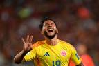 La figura de la noche sería Suárez, quien con frialdad y oportunismo anotó cuatro goles que desataron la euforia de los colombianos dentro y fuera de la cancha. Foto: GETTY