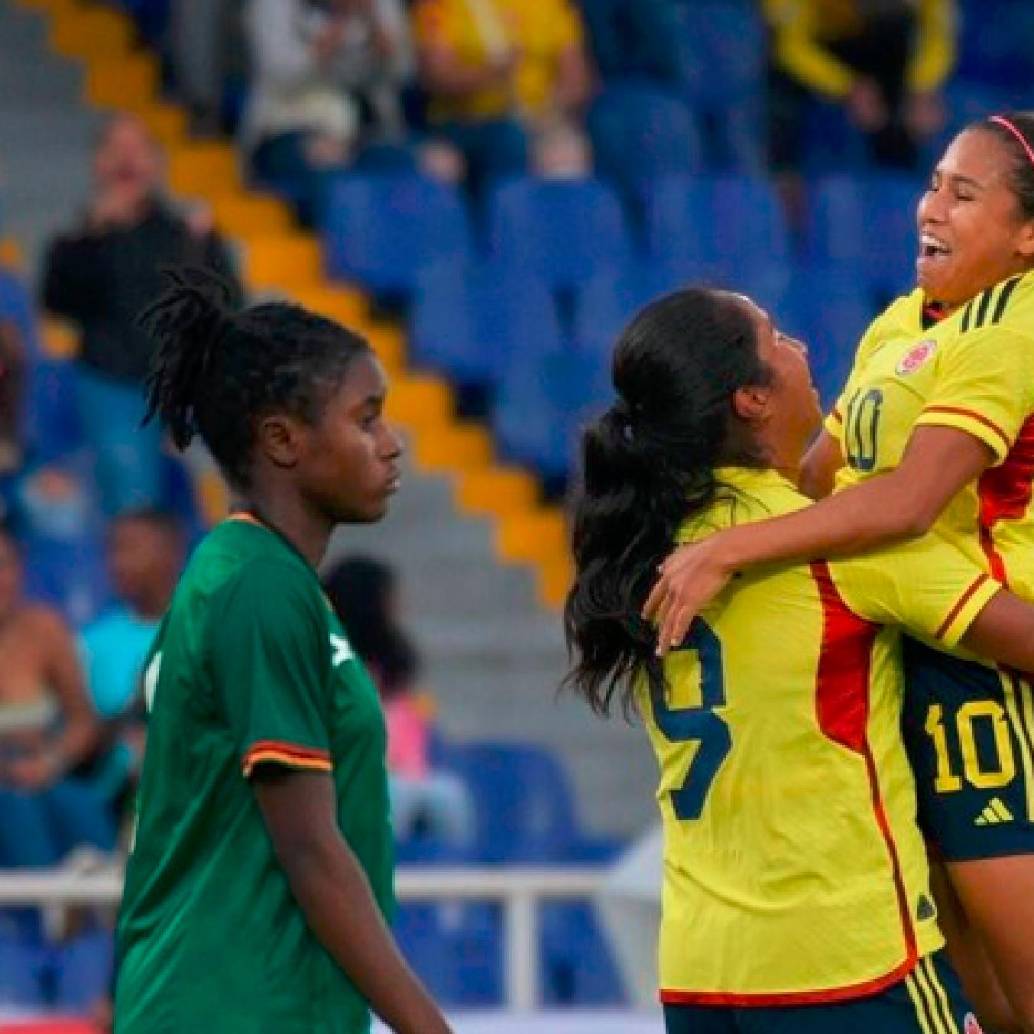 Leicy Santos (10) y Mayra Ramírez, entre las figuras de la Selección Colombia. FOTO COLPRENSA