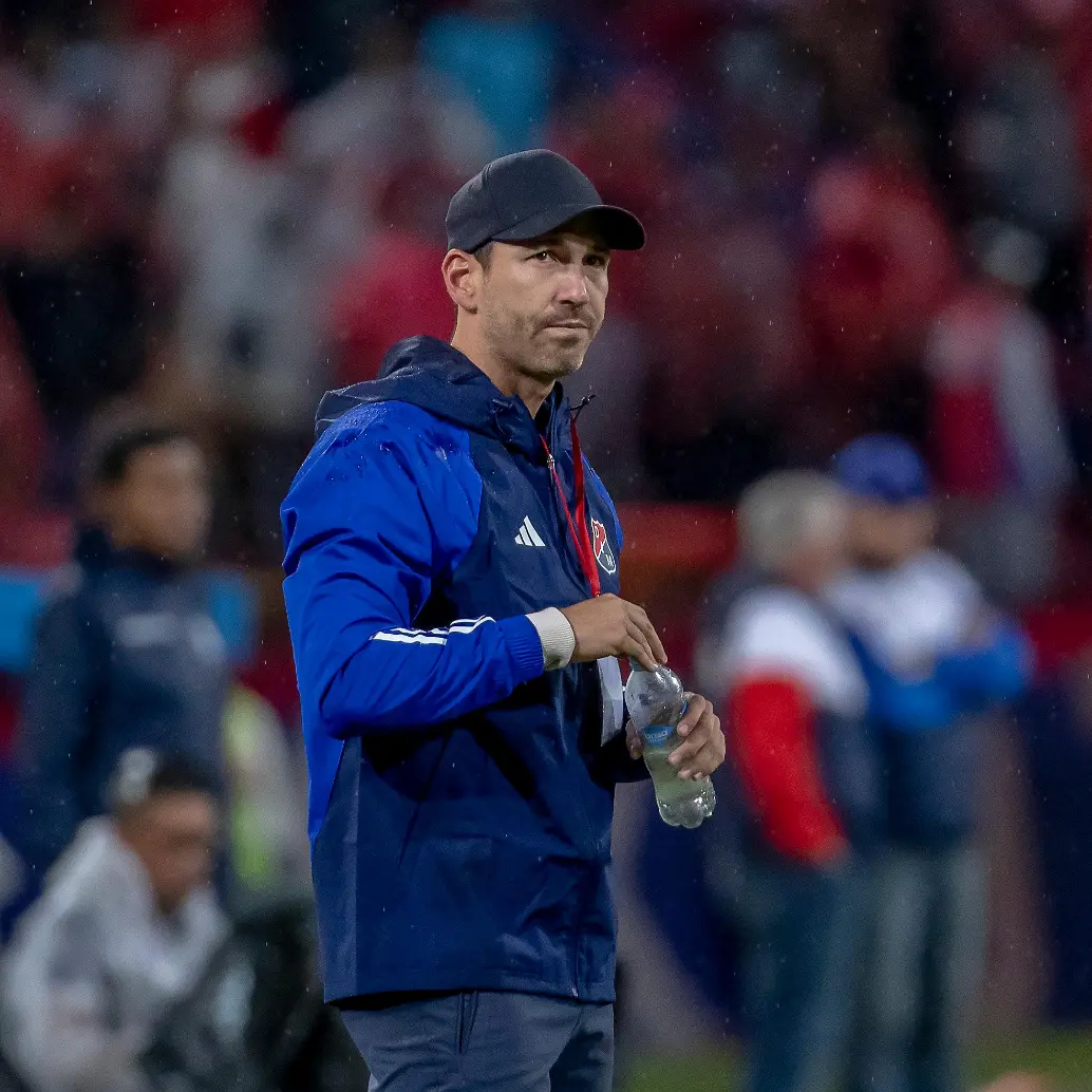 Sebastián Botero fue futbolista profesional y jugó en el Medellín. En 2022 regresó al equipo. En 2023 asumió la dirección técnica del equipo profesional y, después, regresó al la cantera. Foto: Juan Antonio Sánchez