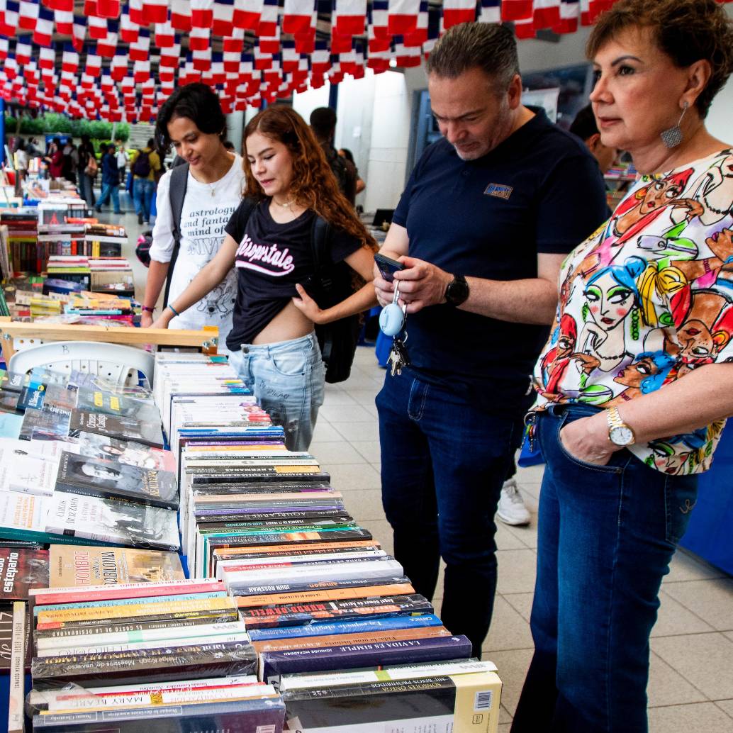 La feria del ITM convoca a lectores, editores y escritores durante dos días de programación literaria y cultural. Foto: Julio Herrera.