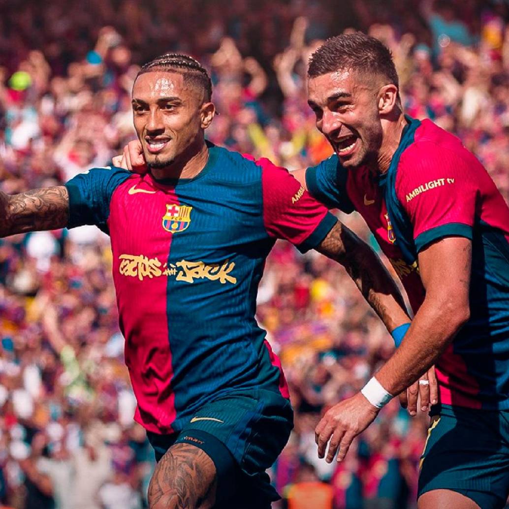 Raphinha fue una de las figuras del clásico español al anotar dos goles. FOTO X-BARCELONA