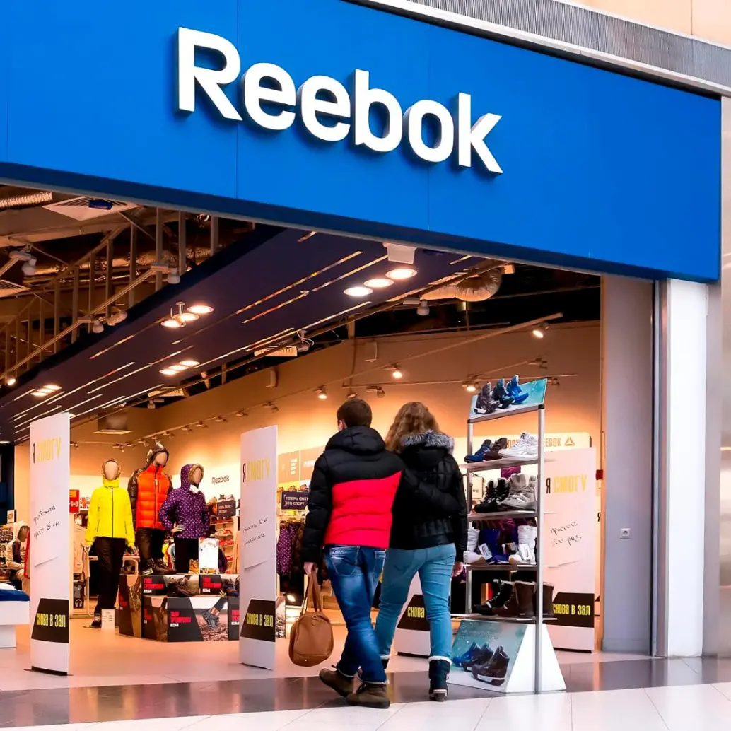 Reebok Colombia cuenta con decuentos del 50%. FOTO 
