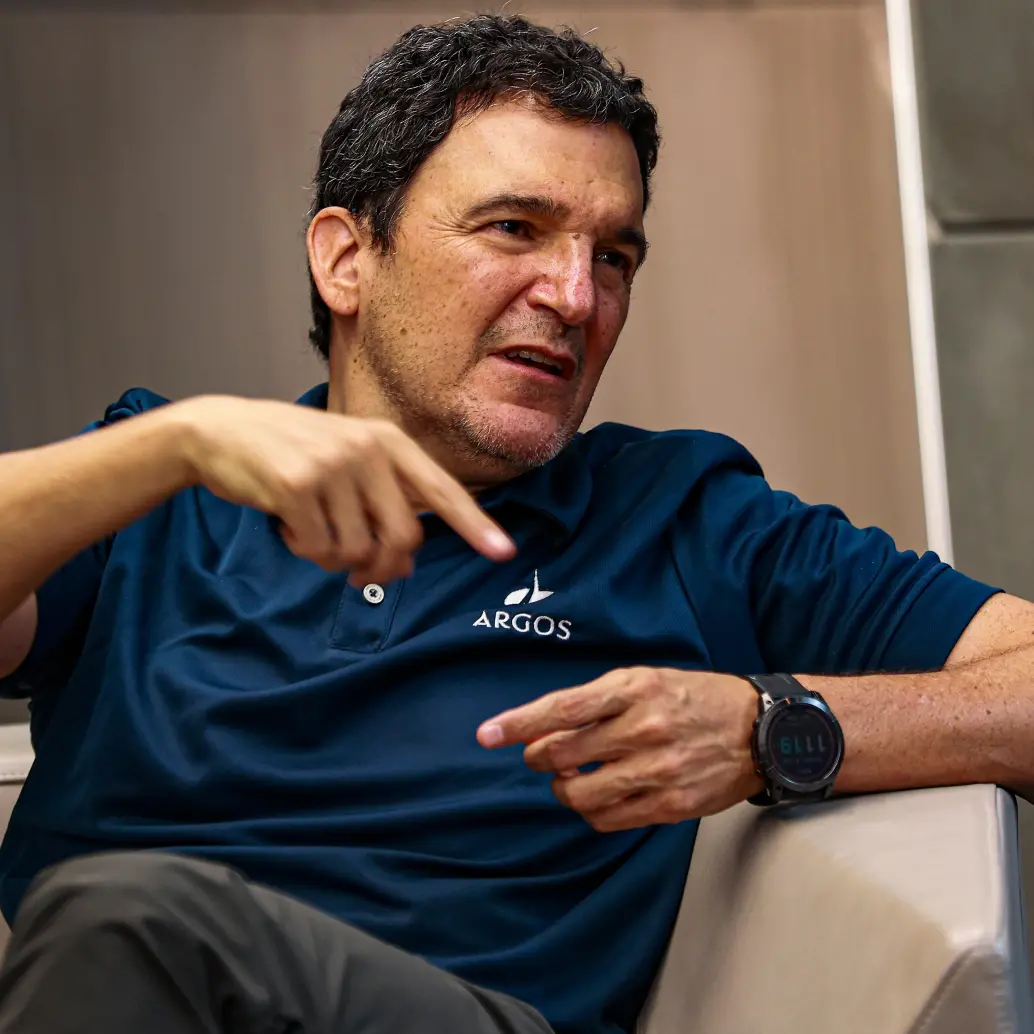 El presidente de Cementos Argos, Juan Esteban Calle, dijo que la empresa despachó 1,1 millones de toneladas de cemento en Colombia, en el primer trimestre de este año. FOTO Manuel Saldarriaga