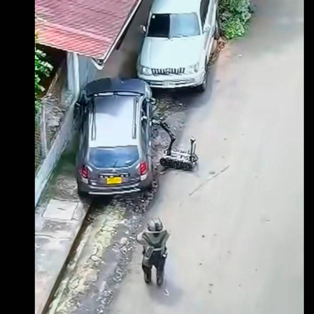 Para desactivar los explosivos, el Ejército utilizó un robot que hizo esa labor de manera controlada. FOTO CAPTURA DE VIDEO