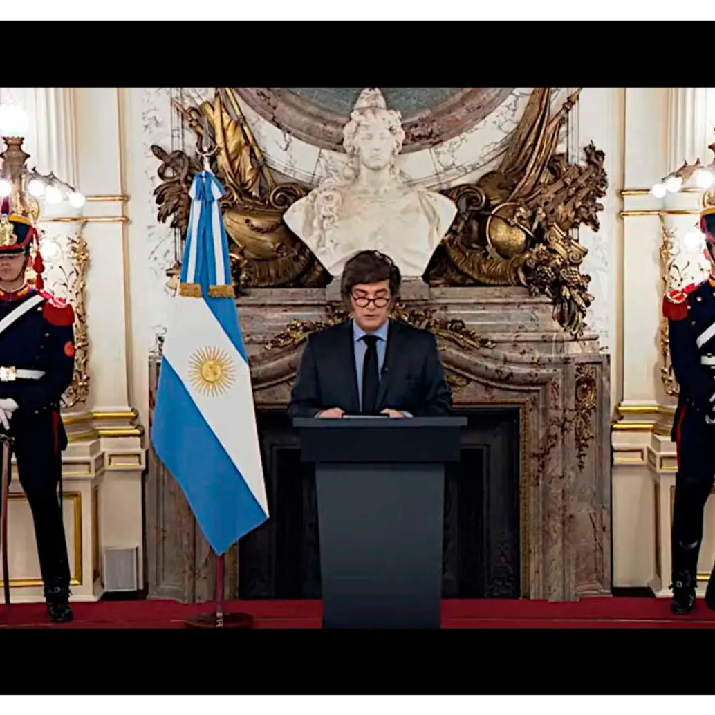 El presidente Javier Milei hizo estos anuncios en una alocución transmitida por televisión nacional. FOTO CAPTURA DE VIDEO