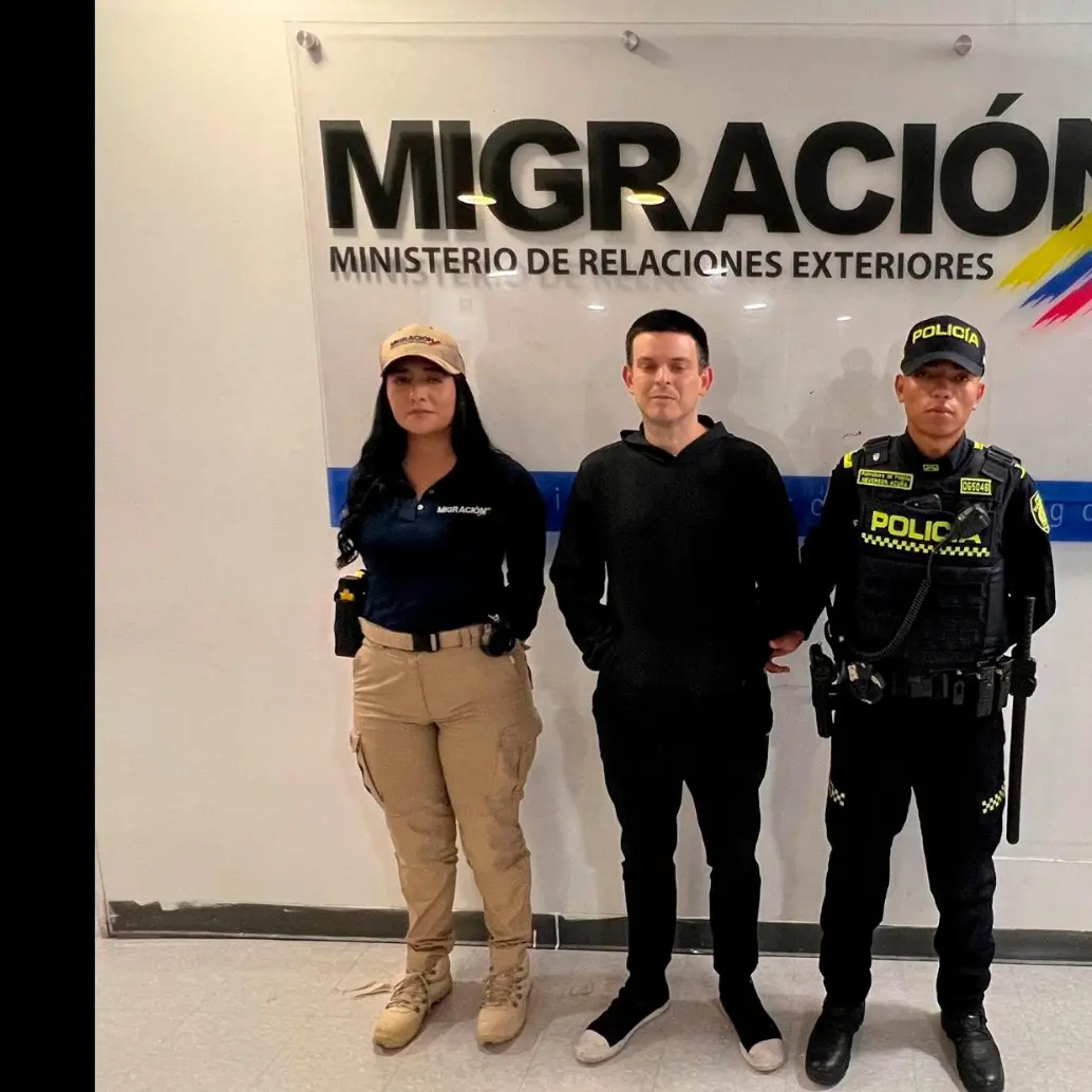 Momento de la captura de Alejandro Lyons tras llegar deportado a Colombia. FOTO CORTESÍA