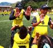 Convirtió la selva en escuela de fútbol para 800 niños Emberá