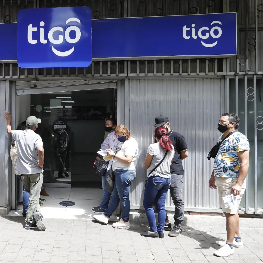La SIC hizo un llamado a garantizar el derecho a la libre elección del usuario de su operador y a la no discriminación. FOTO: Manuel Saldarriaga