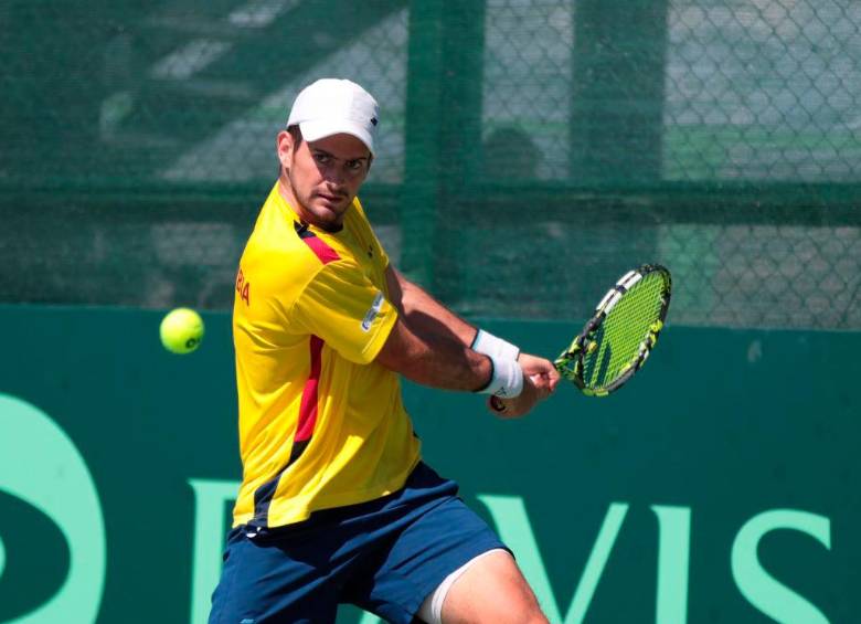 El colombiano Nicolás Mejía perdió el quinto juego en la serie de Copa Davis ante Ucrania. FOTO Nikolay Kattsyn - ITF/FCT 