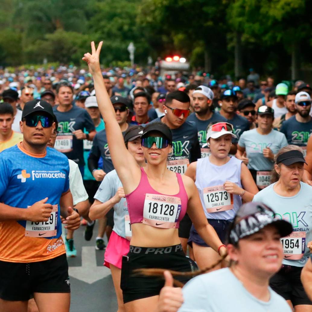 Ni la lluvia ni el frío impidieron que 27 mil personas salieran a correr por las calles de Medellín en distancias de 5, 10, 21 y 42 km. La fiesta deportiva fue un éxito, sin ningún incidente grave que lamentar. FOTO Camilo Suárez