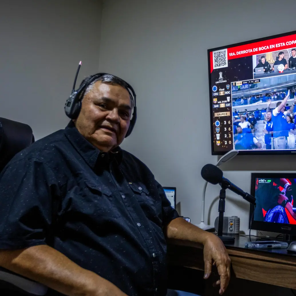 Guillermo Montoya también hizo televisión y prensa escrita. Trabajó 15 años en RCN, 25 en Caracol y lleva 15 en Múnera Eastman Radio, donde labora actualmente. FOTO: Julio César Herrera 