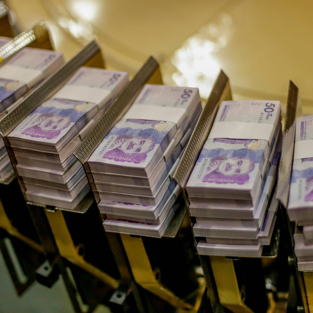 El billonario descalce de las cuentas del Gobierno Nacional lo llevaron a declarar una Emergencia Económica, cuyo futuro está en manos de la Corte Constitucional. FOTO Colprensa