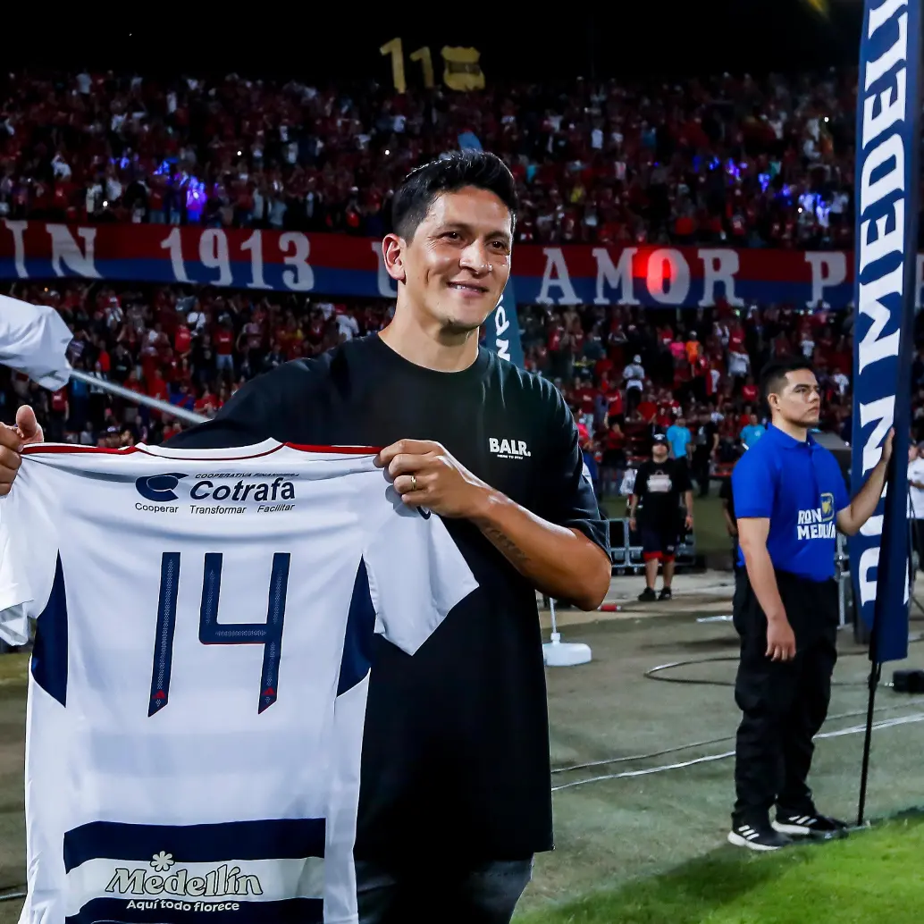 Germán Cano, el goleador histórico del DIM, es uno de los anhelos de la hinchada roja. FOTO JAIME PÉREZ