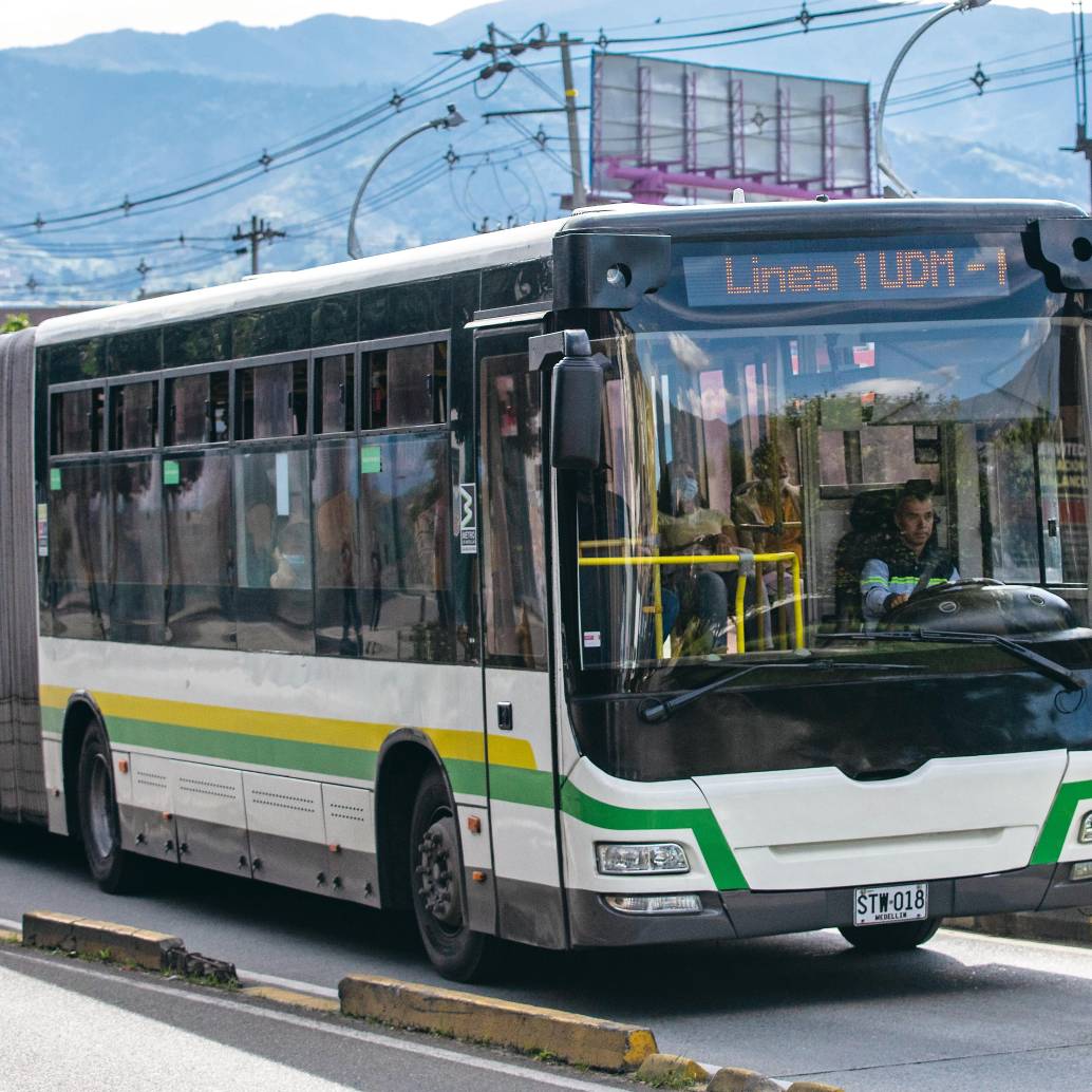 Estos buses comenzarían a circular en vías de San Antonio de Prado como complemento al metrocable. <span class="mln_uppercase_mln">FOTO</span> <b><span class="mln_uppercase_mln">CAMILO SUÁREZ</span></b>