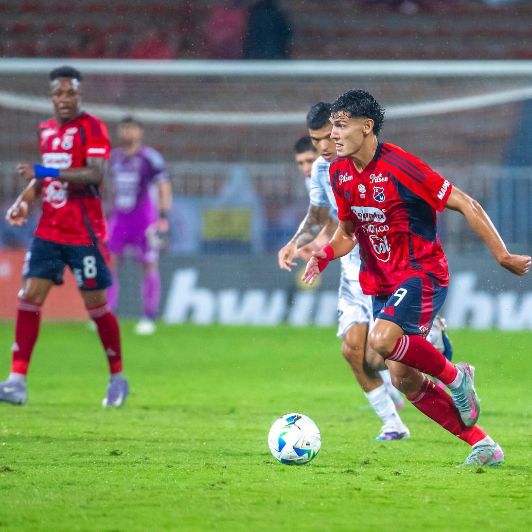 El delantero uruguayo Enzo Larrosa será el atacante titular del cuadro rojo en el duelo de vuelta. En la ida anotó el tanto del Medellín. Foto: Juan Antonio Sánchez